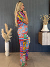 Bright vacation outfit with countryside toile illustrations and contrast borders.